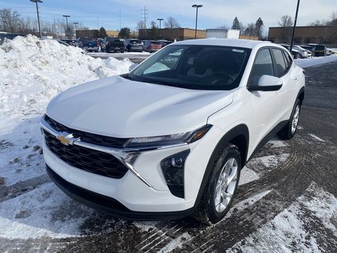 New 2026 Chevrolet Trax LS image 3