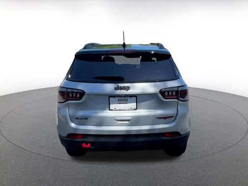 Used 2025 Jeep Compass Trailhawk AWD/4WD image 12
