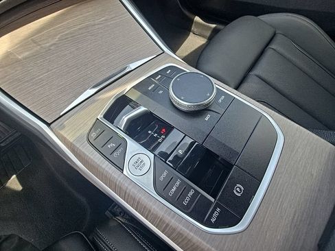 Used 2025 BMW 330i xDrive Sedan AWD/4WD image 27