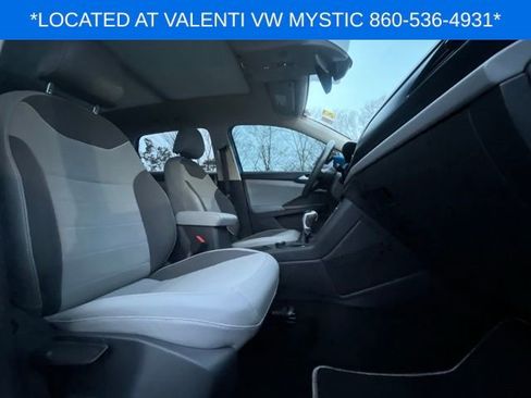 Certified 2023 Volkswagen Taos SE w/ Panoramic Sunroof Package image 24