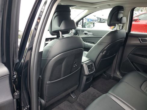 Certified 2025 Kia Sportage SX image 17