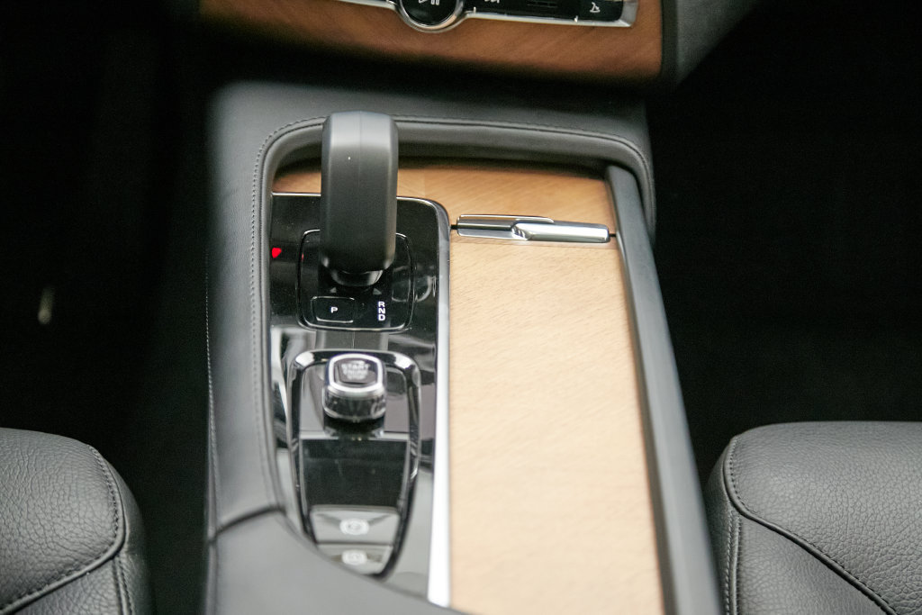 Certified 2024 Volvo XC90 B6 Plus w/ Protection Package Premier AWD/4WD image 31