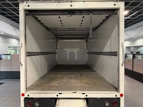 Used 2024 Ford E-350 and Econoline 350 Super Duty w/ Driver's Safety Package RWD image 9