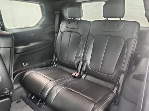 New 2026 Jeep Grand Cherokee L Limited w/ Luxury Tech Group II AWD/4WD image 32