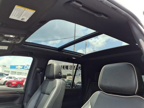 Used 2021 Chevrolet Tahoe Premier AWD/4WD image 18