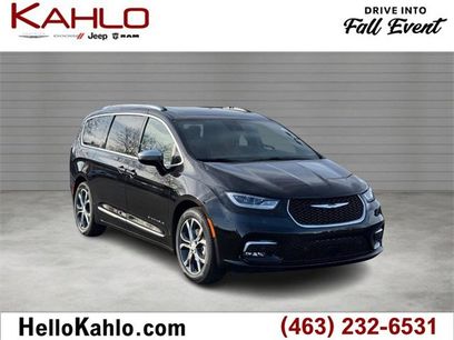 New 2026 Chrysler Pacifica Pinnacle w/ Trailer Tow Group