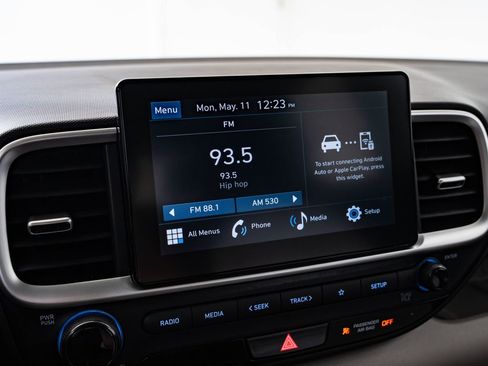 Used 2025 Hyundai Venue SEL FWD image 29