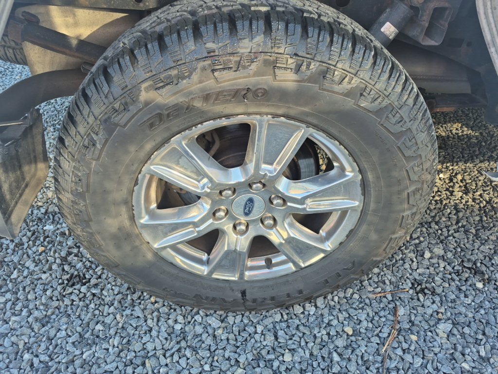 Used 2015 Ford F150 XLT w/ Equipment Group 302A Luxury AWD/4WD image 9