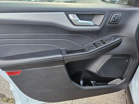 Used 2025 Ford Escape Platinum image 16