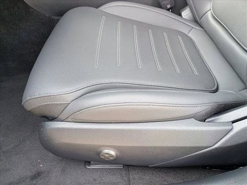 New 2026 Mercedes-Benz C 300 Sedan image 4