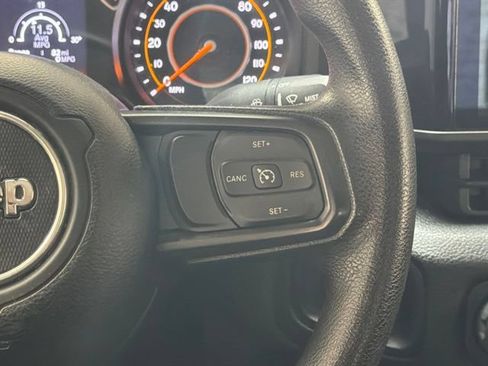 Used 2024 Jeep Gladiator Sport AWD/4WD image 19