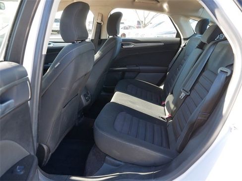 Used 2017 Ford Fusion SE image 17
