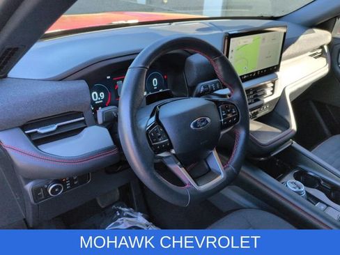 Used 2025 Ford Explorer ST-Line w/ ST-Line Street Pack AWD/4WD image 11