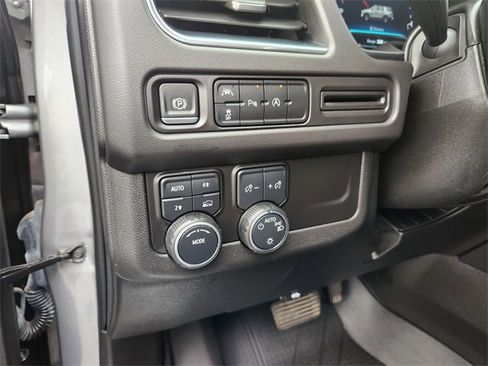 Used 2023 Chevrolet Suburban RST image 7