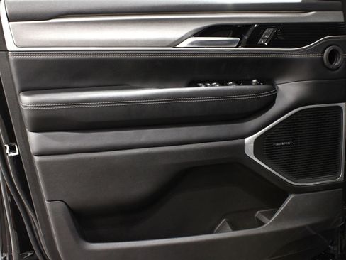 New 2025 Jeep Wagoneer Series II image 13