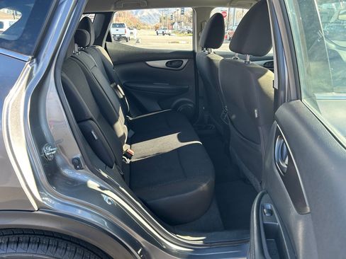 Used 2021 Nissan Rogue Sport S image 25