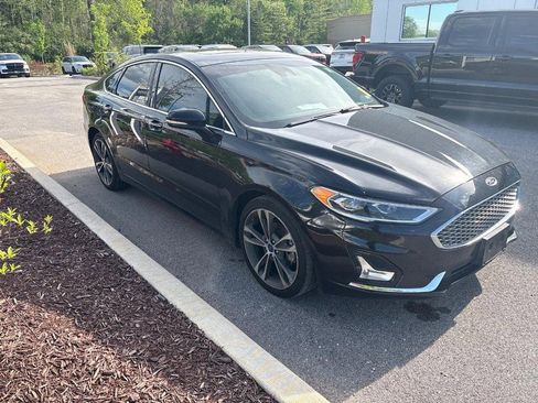 Used 2020 Ford Fusion Titanium image 4