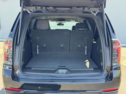 Used 2025 Chevrolet Suburban Z71 AWD/4WD image 16