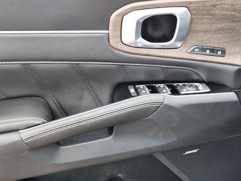 Certified 2023 Kia Sorento SX Prestige AWD/4WD image 22