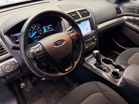 Used 2019 Ford Explorer XLT w/ Equipment Group 201A image 7