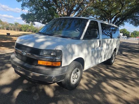 Used 2015 Chevrolet Express 2500 LT w/ LT Preferred Equipment Group image 10