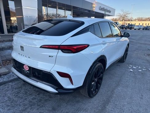 Used 2024 Buick Envista Sport Touring w/ Convenience I Package image 8