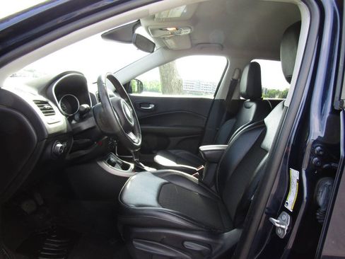 Used 2021 Jeep Compass Latitude AWD/4WD image 10