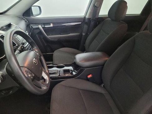 Used 2015 Kia Sorento LX image 17