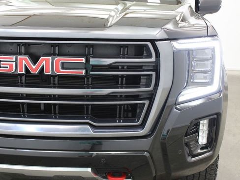 Used 2024 GMC Yukon AT4 AWD/4WD image 6