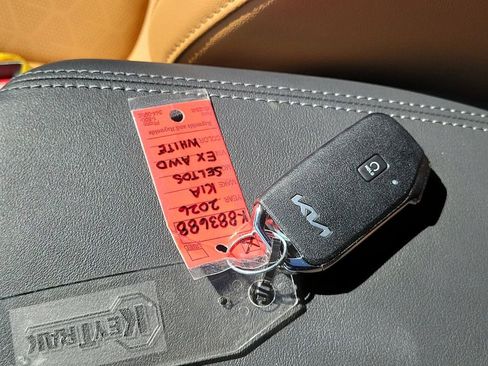 New 2026 Kia Seltos EX w/ EX Sunroof Package AWD/4WD image 28