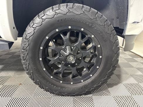 Used 2018 GMC Sierra 1500 SLE w/ SLE Value Package image 11