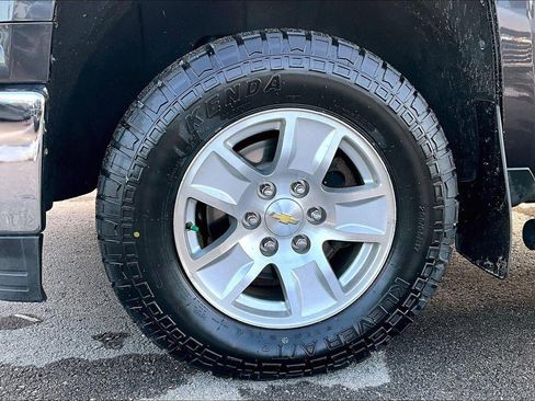 Used 2023 Nissan Titan PRO-4X w/ Pro-4x Convenience Package image 9