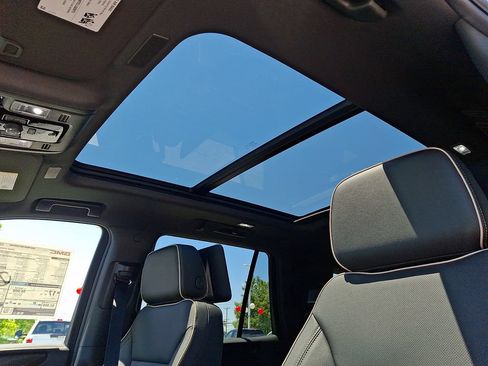 New 2026 GMC Yukon Elevation w/ Elevation Premium Package AWD/4WD image 11