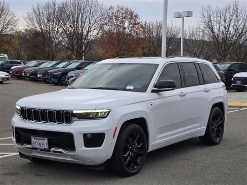 Used 2022 Jeep Grand Cherokee Overland w/ Advanced Protech Group III image 8