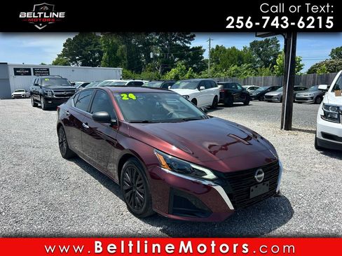 Used 2024 Nissan Altima 2.5 SV FWD image 1