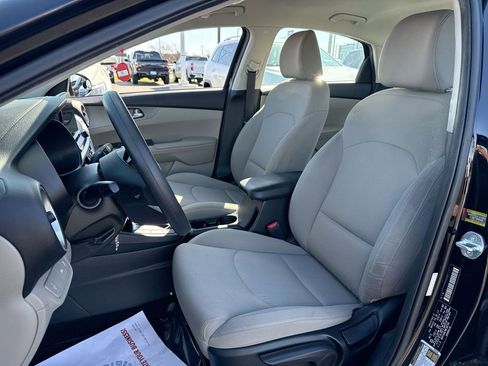 Used 2021 Kia Forte LXS image 11