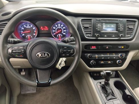 Used 2016 Kia Sedona LX FWD image 22