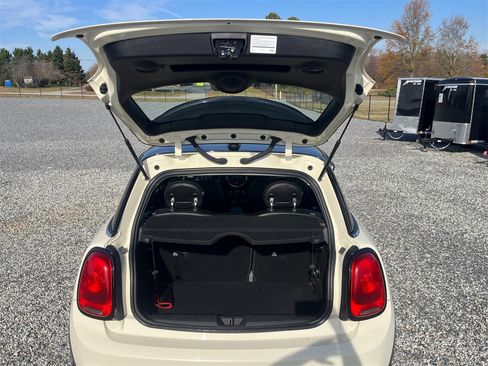 Used 2018 MINI Cooper S image 13