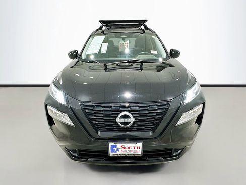 Used 2023 Nissan Rogue SV w/ SV Premium B Package FWD image 2