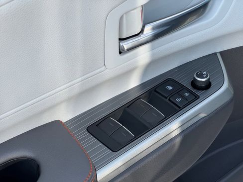 Certified 2021 Toyota Sienna XSE image 19