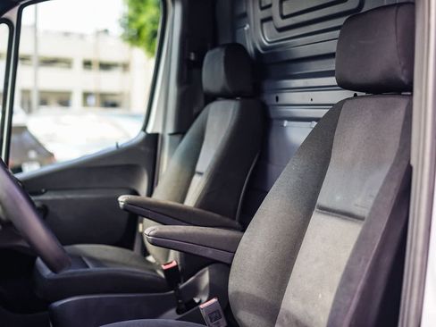 Used 2023 Mercedes-Benz Sprinter 2500 image 15