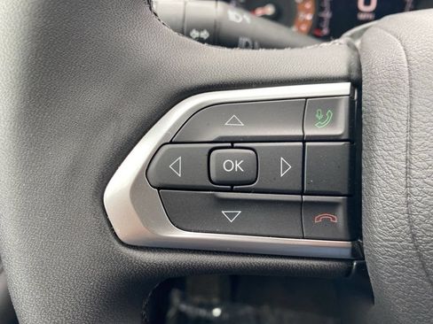 Used 2026 Jeep Compass Latitude AWD/4WD image 30
