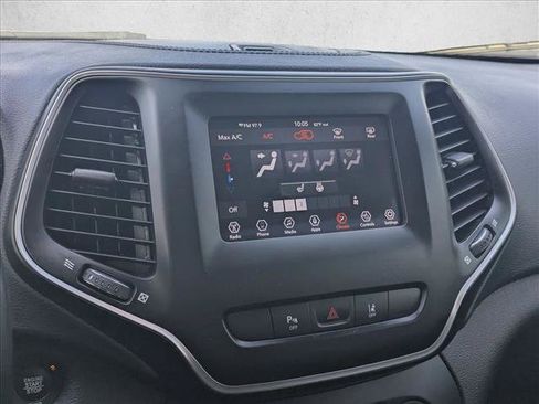 Used 2021 Jeep Cherokee Latitude Plus FWD image 7