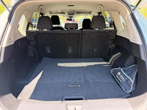 Used 2023 Nissan Rogue SV AWD/4WD image 20