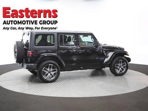 Used 2024 Jeep Wrangler Unlimited AWD/4WD image 43