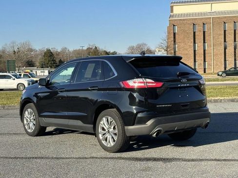Used 2024 Ford Edge Titanium image 3
