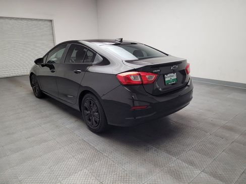 Used 2017 Chevrolet Cruze LS FWD image 5