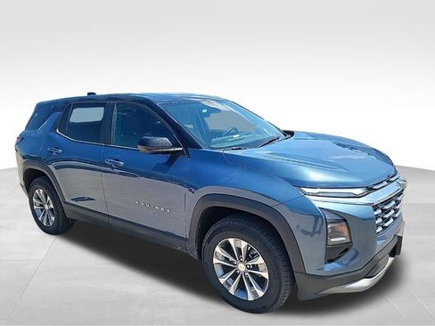 Used 2025 Chevrolet Equinox LT AWD/4WD image 3