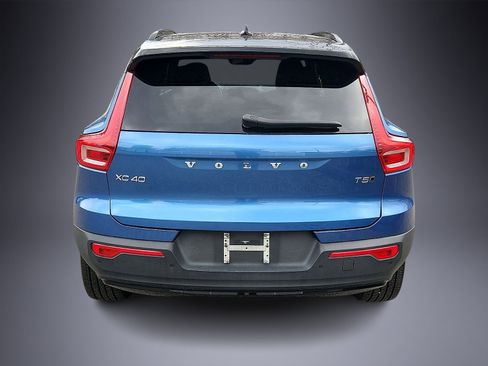 Used 2021 Volvo XC40 T5 R-Design w/ Climate Package AWD/4WD image 5