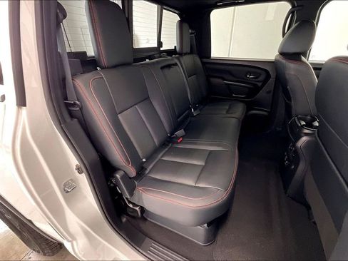 Used 2024 Nissan Titan PRO-4X w/ Pro-4x Convenience Package AWD/4WD image 19